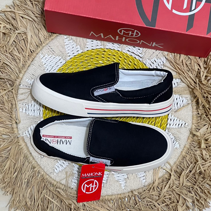 MAHONK - Slip On Black X-Rain Sepatu Sneakers Casual Pria Wanita Original