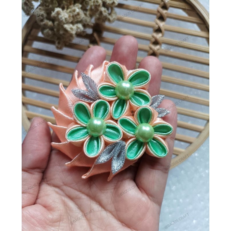 bros kanzashi "keong" / bros handmade