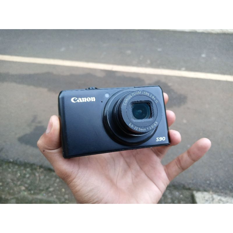 kamera digital canon powershot S90 bekas
