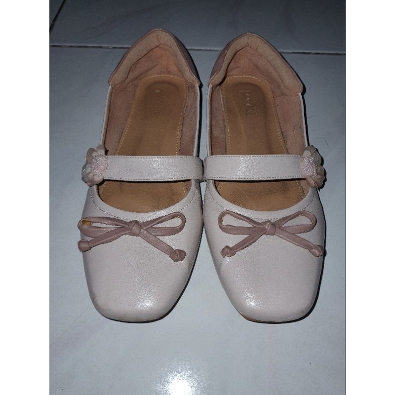 PRELOVED SEPATU PVRA ARA ASH LAVENDER SIZE 38