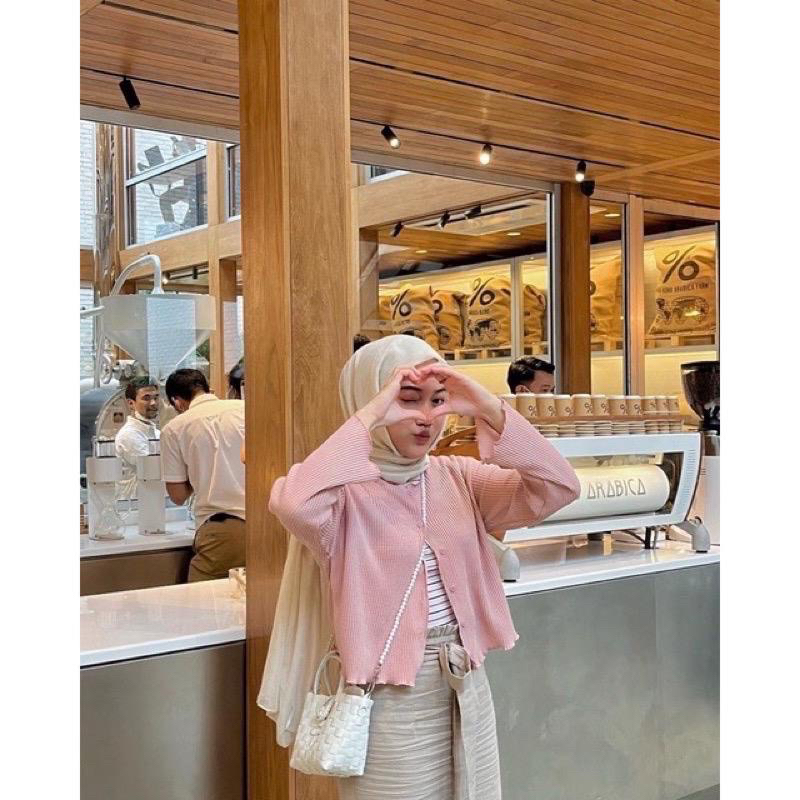 PASTELI CROP KRIWIL CARDIGAN