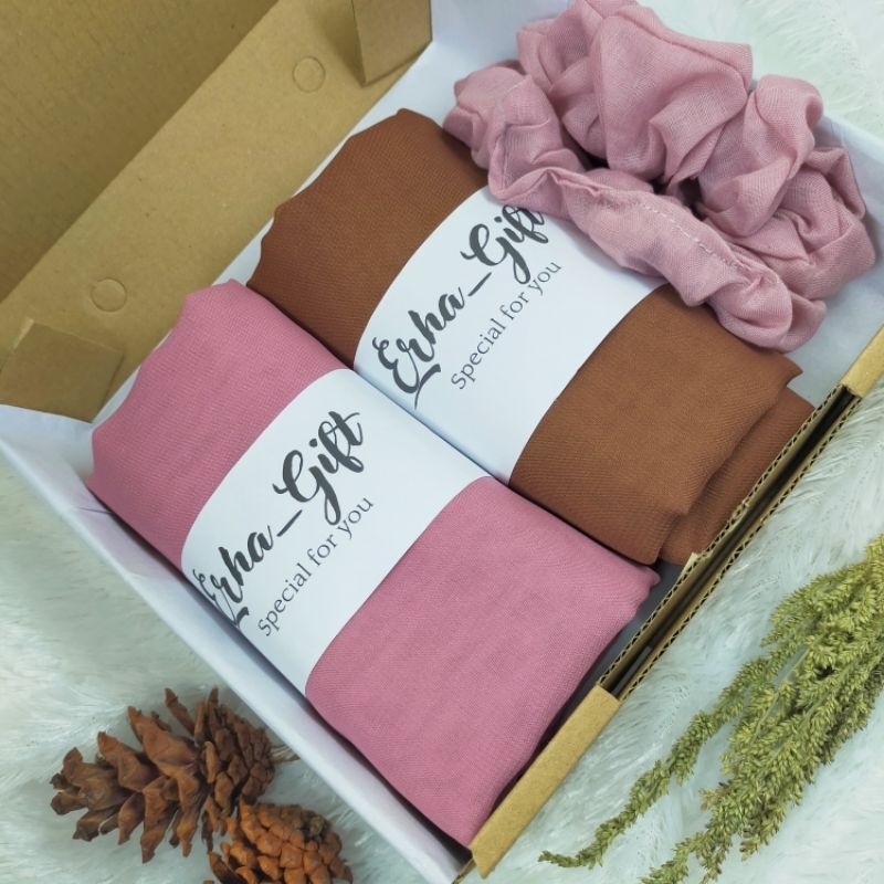

Paket Double Hampers Hijab Murah Meriah Kado Ulang Tahun Cewek Hampers Lebaran