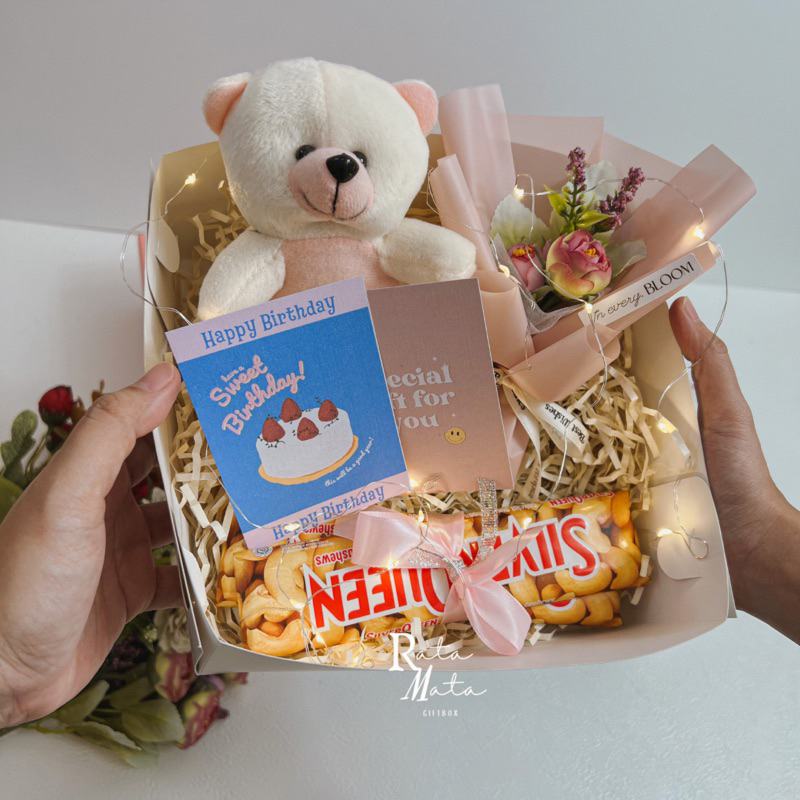 Kado Ulang Tahun Wisuda Anniversary Gift Kado Pacar Kado Cewek Hampers Chocolate Coklat Valentine