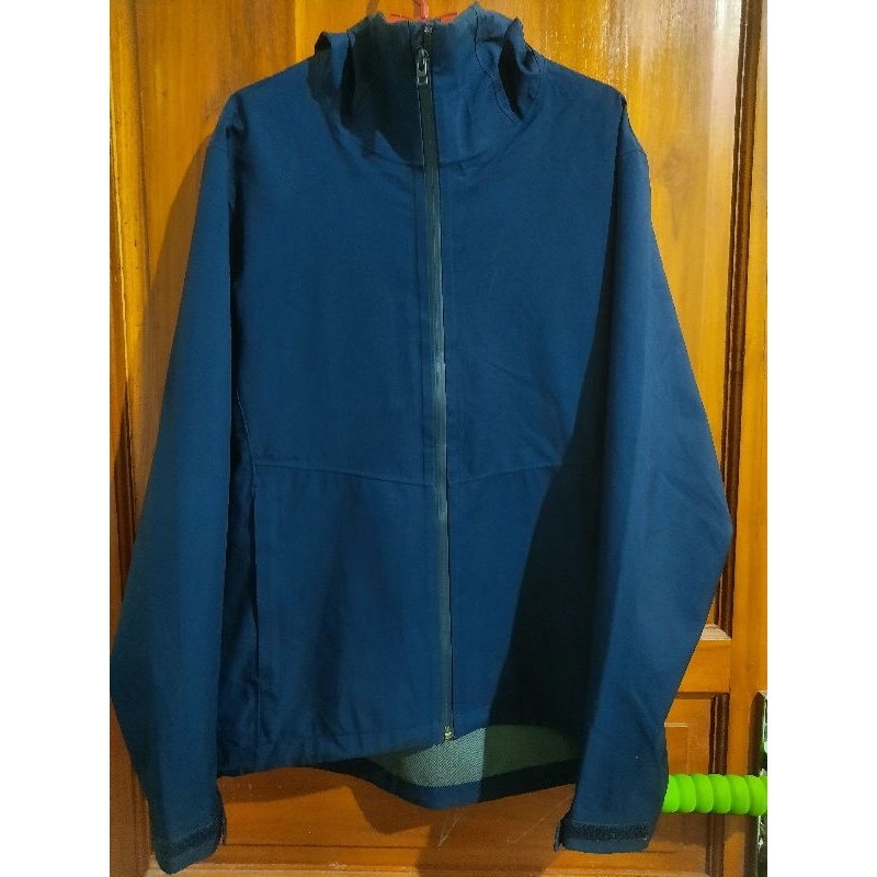 JAKET RUNNING SECOND - UNIQLO BLOCKTECH