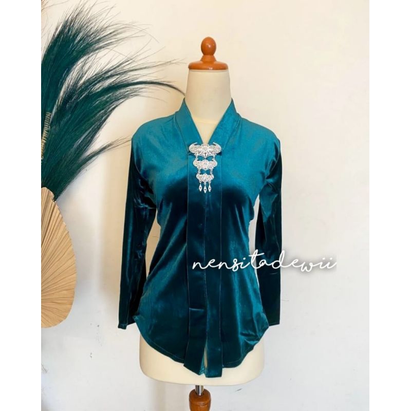 Kebaya Bludru, Model Kartini (Leher V) - Warna Hijau Botol