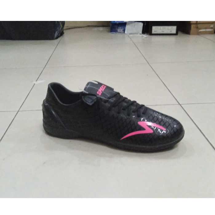 SEPATU FUTSAL SPECS ACCELERATOR EXOCET IN BLACK/BEAT/MAGENTA