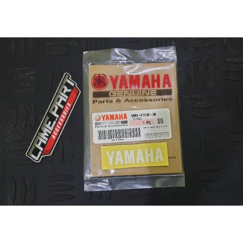 STIKER EMBLEM PAD SAMBUNGAN BODY PUTIH MIO SPORTY SMILE ORIGINAL 5MX-F153E-30