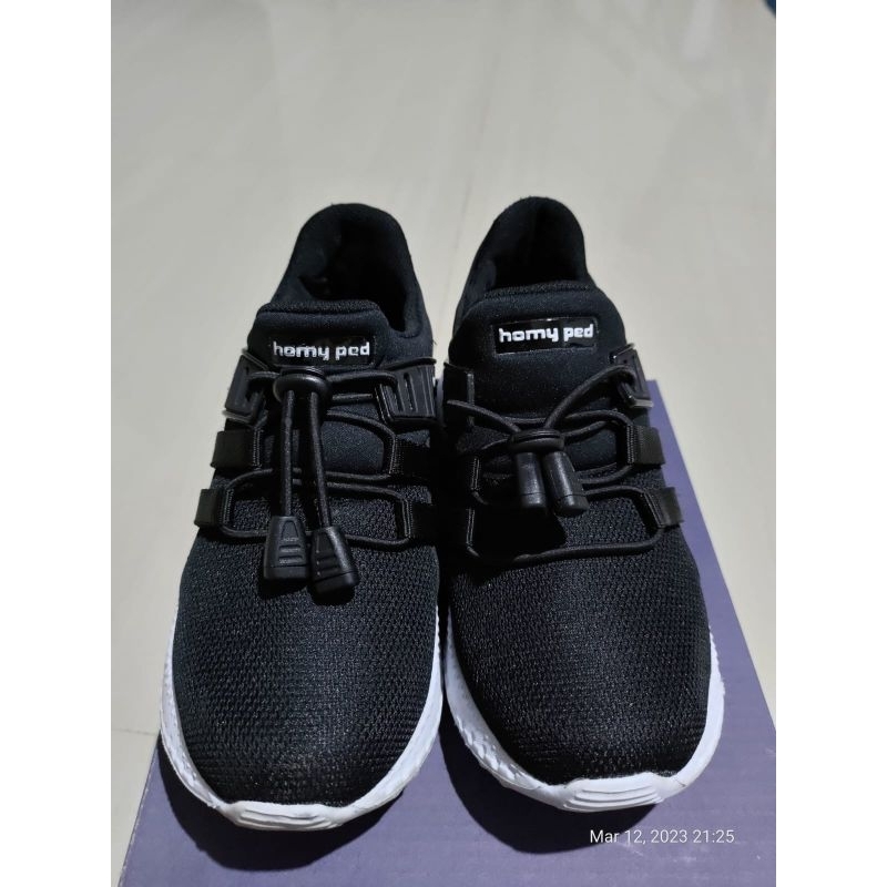Homyped sepatu anak sekolah ukuran 33 preloved bekas second like new
