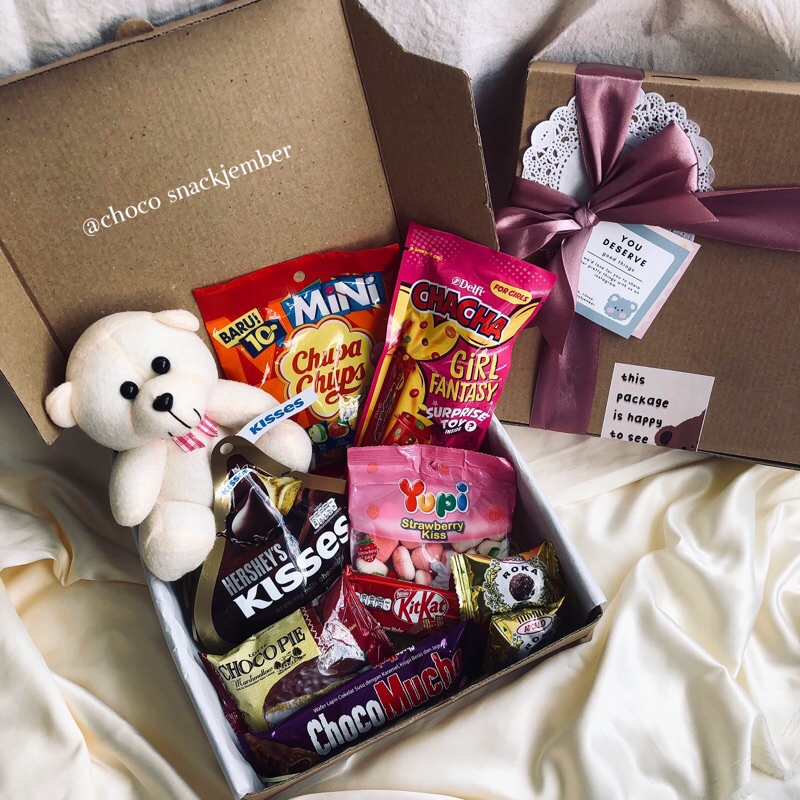 

Gift Box Spesial (FREE FOTO POLAROID) Hampers snack ulang tahun - hadiah ulang tahun - hadiah wisuda - snack box - gift box - Hadiah Valentine - gift Valentine -| kado ulang tahun - kado pacar - kado SEMPRO - kado anniversary - kado sidang