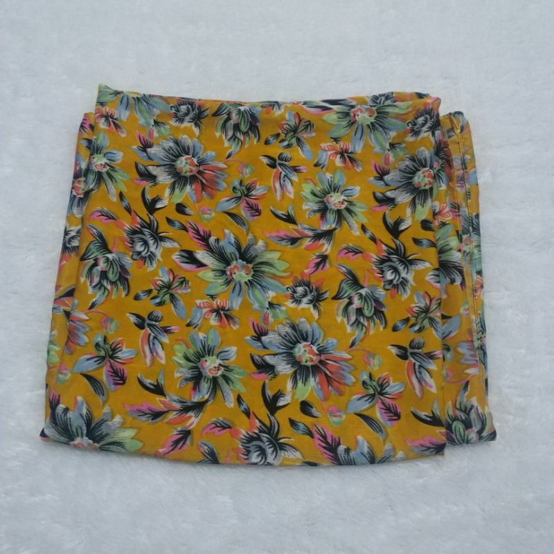 Hijab / pashmina / kerudung / pashmina kuning / hijab kuning / pashmina motif / hijab motif / hijab 