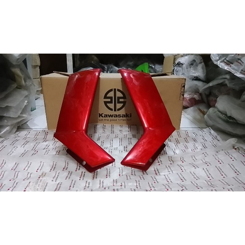 sayap luar zx130 warna merah