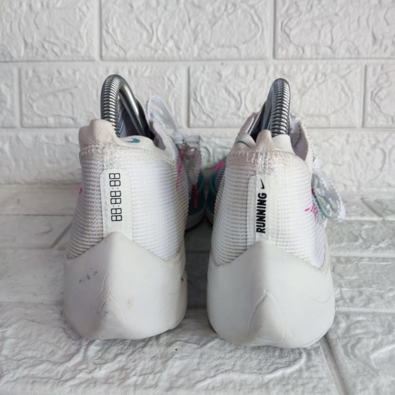 Sepatu vaporfly 2 size 42 nike