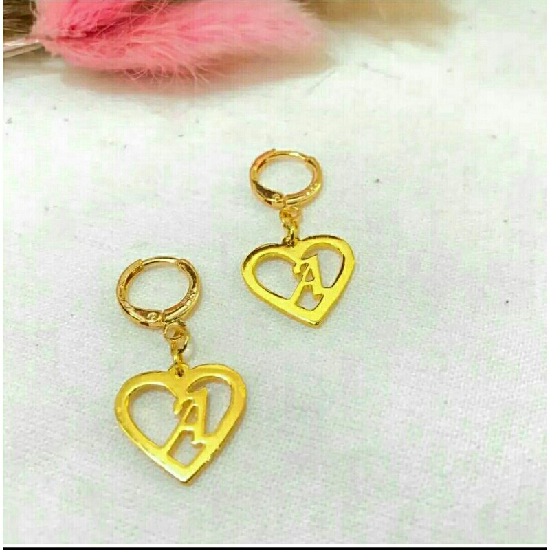 Anting huruf alfabet / anti nama wanita / anti klip lapis emas / anting titanium
