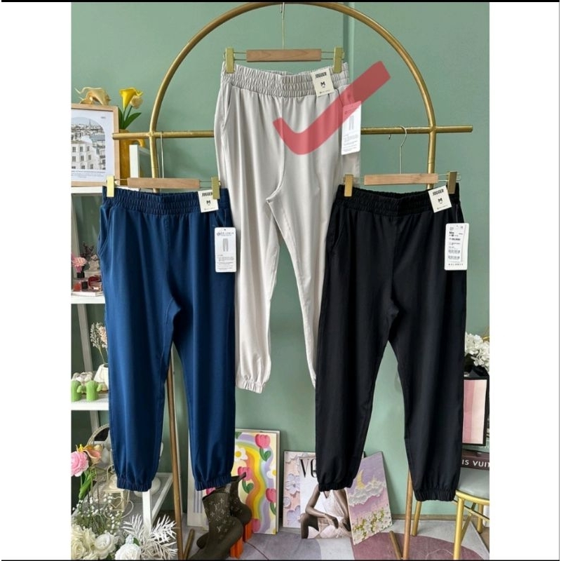 Preloved jogger pants woven