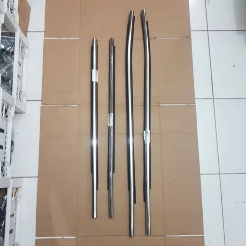 Pelipit Kaca TOYOTA FORTUNER VRZ 2015 UP Original