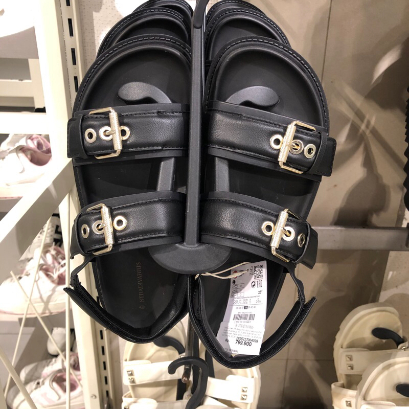 Sandal Stradivarius // sepatu sandal // white sandal // platform sandal