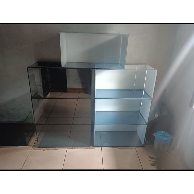 aquarium ikan ukuran 60x30 + baground+tutup