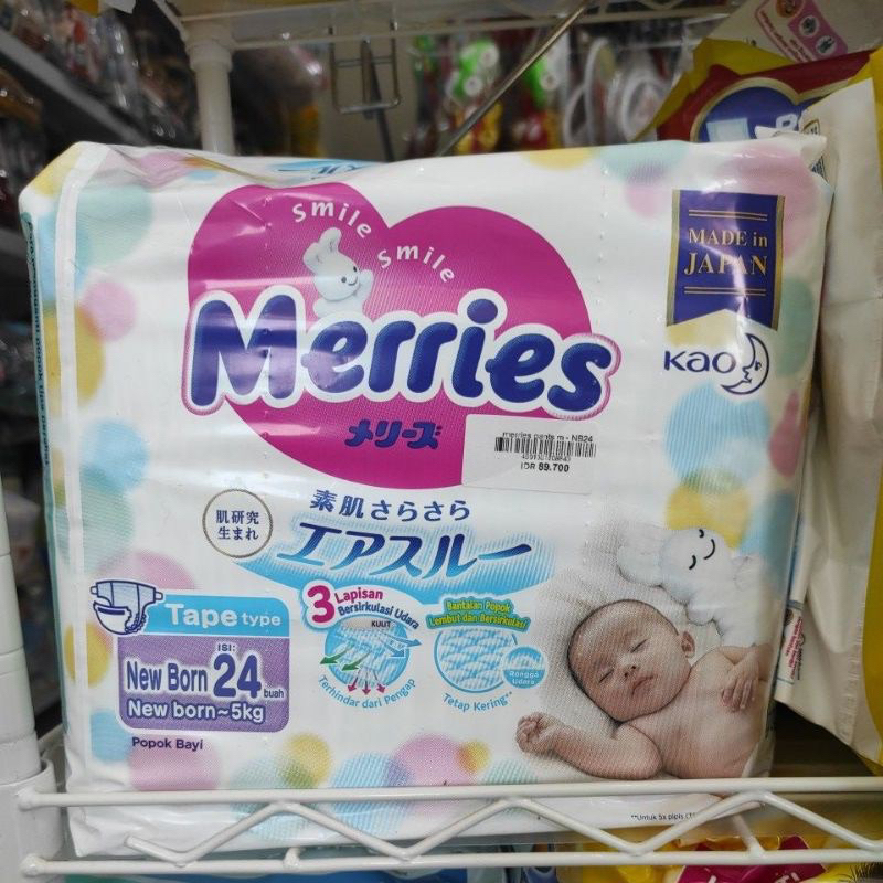 Merries Newborn 24 Tape Popok Perekat dengan Soft Air System menjaga kulit bayi tetap kering Nb 24 M
