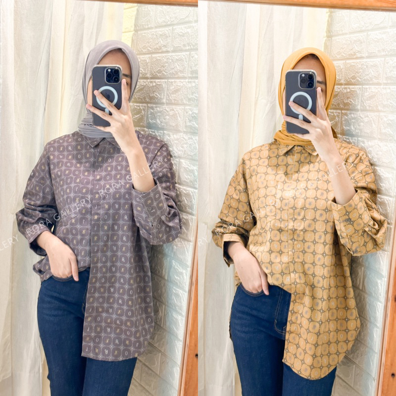 Korina AKSARA TOP | KEMEJA KATUN OVERSIZE MOTIF PRINTING MONOGRAM KORINA | Rora Gallery