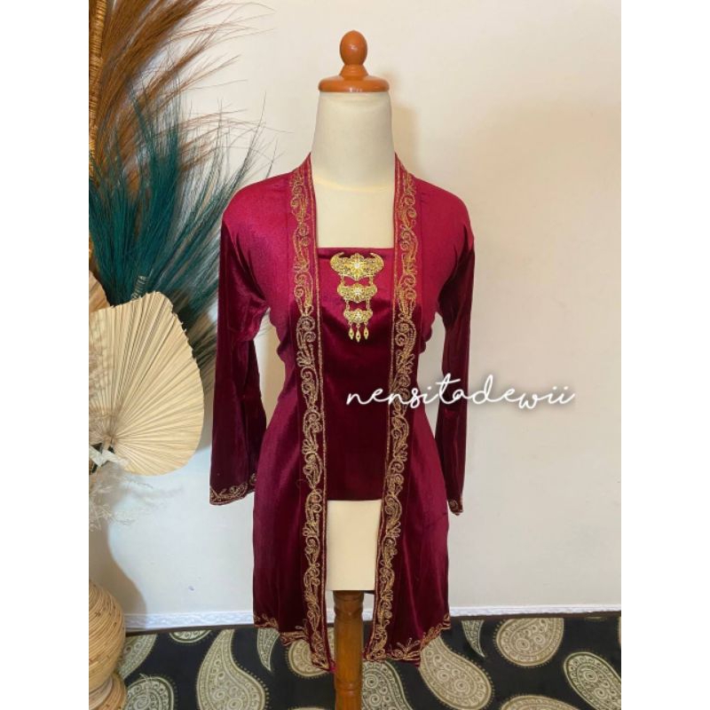 Kebaya Bordir Panjang, Model Kutubaru - Warna Maroon