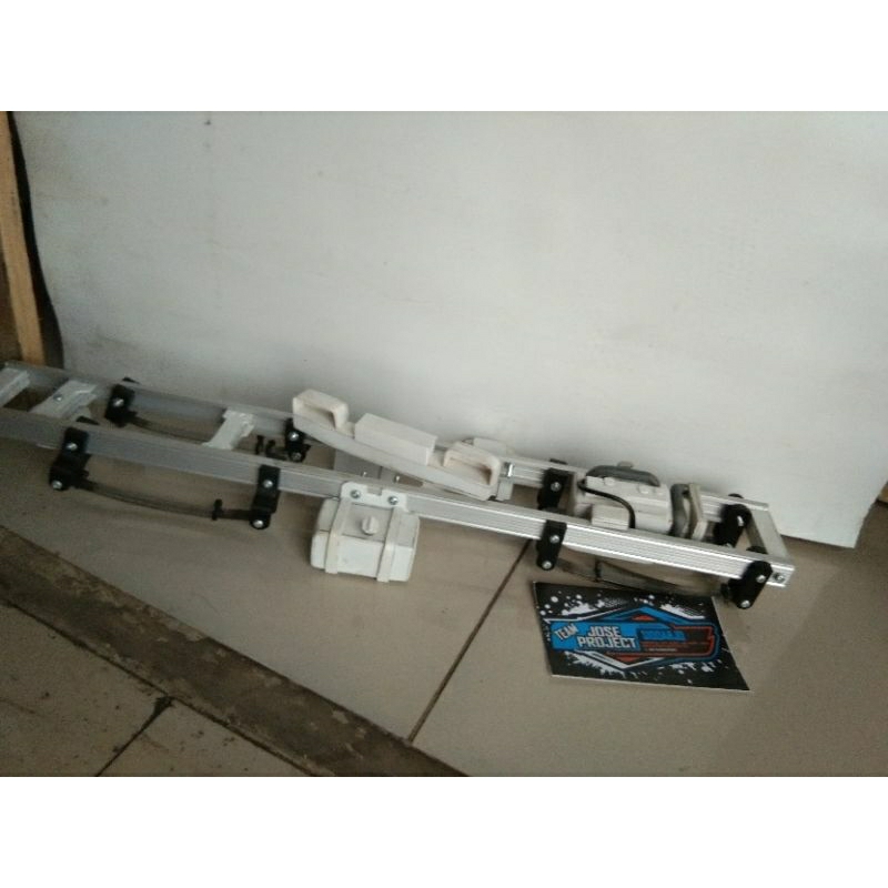 miniatur sasis truk giga/canter