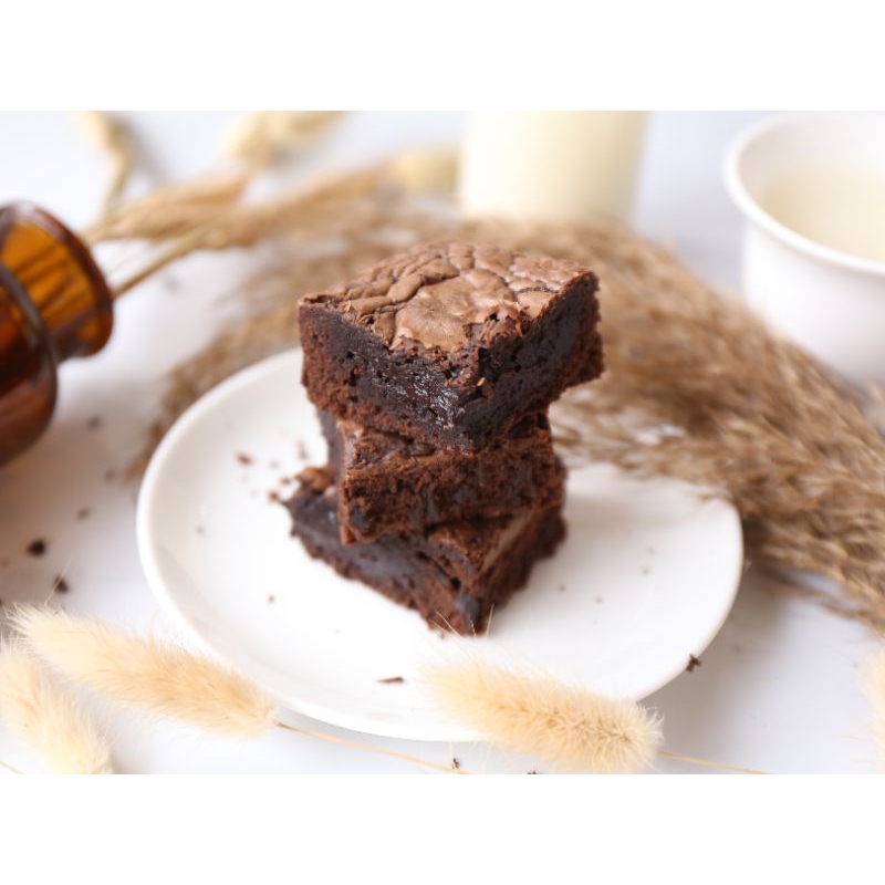 

FUDGY BROWNIES SEKAT 20 BITES