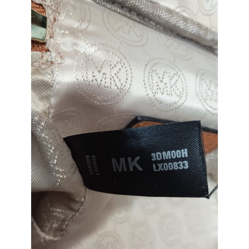 (FREE Gelang) MK Jetset Zip Trunk Signature