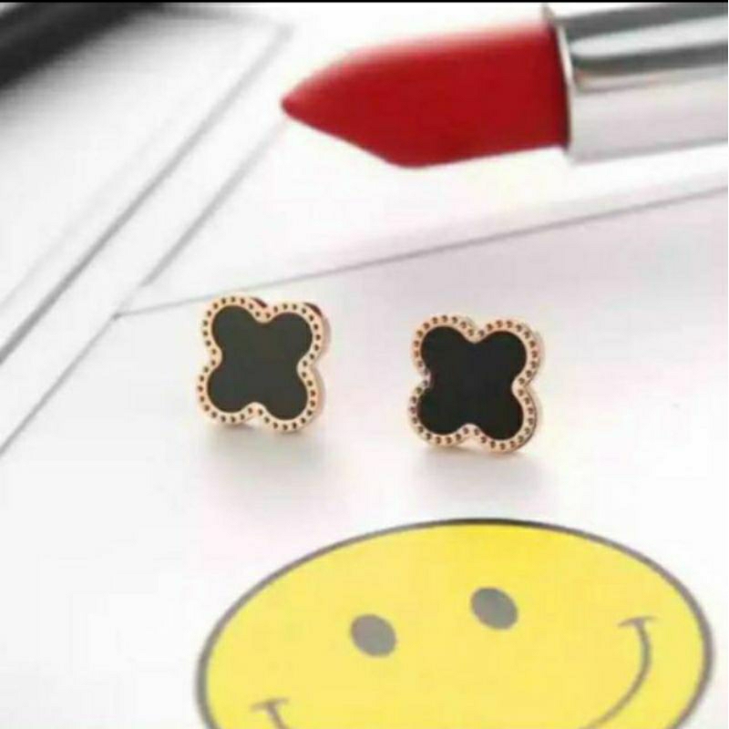 Anting Tusuk Wanita Titanium Clover Fashion Mata Hitam Cantik Dan Simple Titanium N18032302