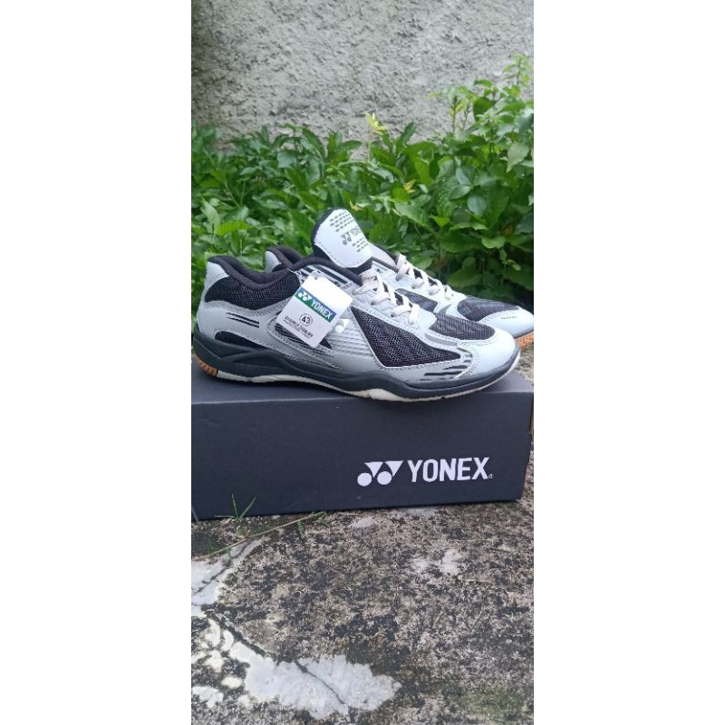 SEPATU SPORT BADMINTON PRIA