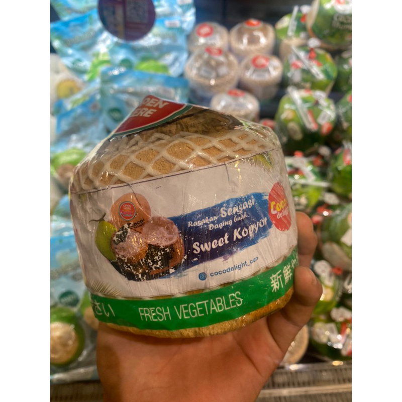 

Kelapa kopyor / kelapa kopyor sweet Coconut / pcs