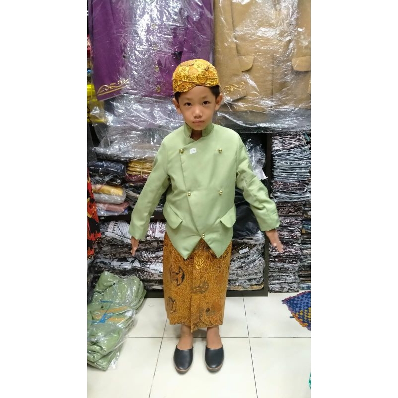 Satu Set Baju Adat Anak