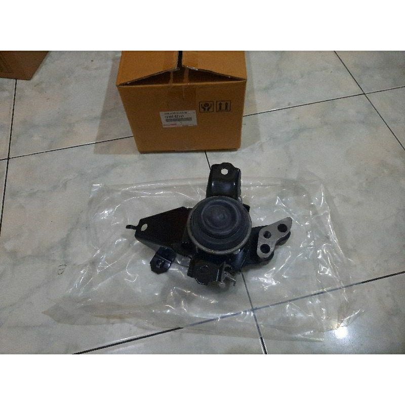 engine mounting kanan agya ayla 2015 2016 matic ori