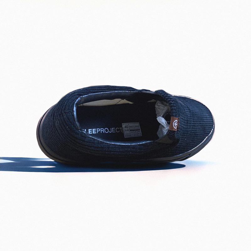 BRULEE.PROJECT SLIP ON CORDUROY - FULL BLACK