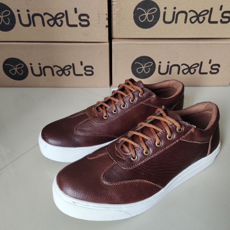 Sepatu Sneakers Pria Casual Bahan Kulit Asli 100% Original Santai Elegan Cs1