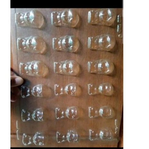 Cetakan mika coklat karakter anak