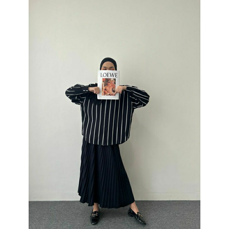 (MID YEAR SALE) Pattern Oversized Shirt - STRIPES BLACK WHITE (READY STOCK)