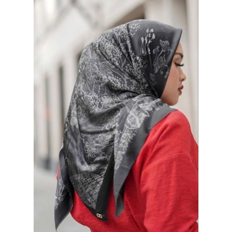 Buttonscarves British black