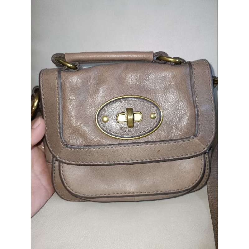Preloved Sling bag Fossil Vintage VRI turn lock