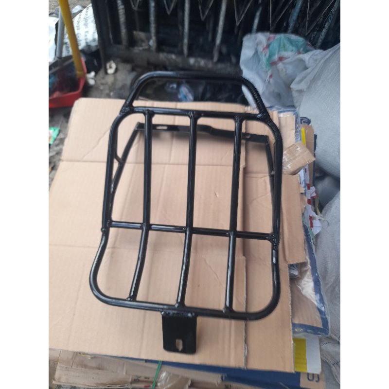 backcrack minimalist rak belakang vespa super sprint