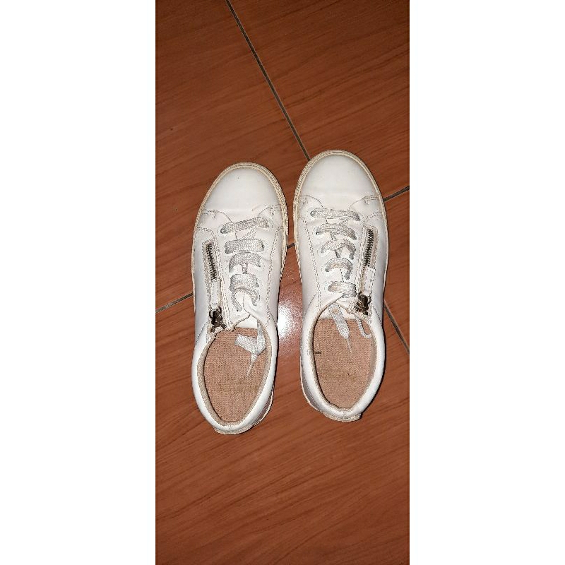 stradivarius ziper sneakers preloved