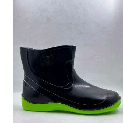 Sepatu boots karet pendek