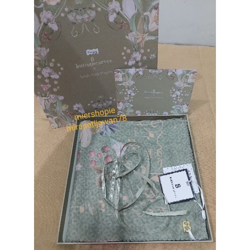 NEW ‼️ BUTTONSCARVES THE NADA SERIES " SI " (HIJAU)