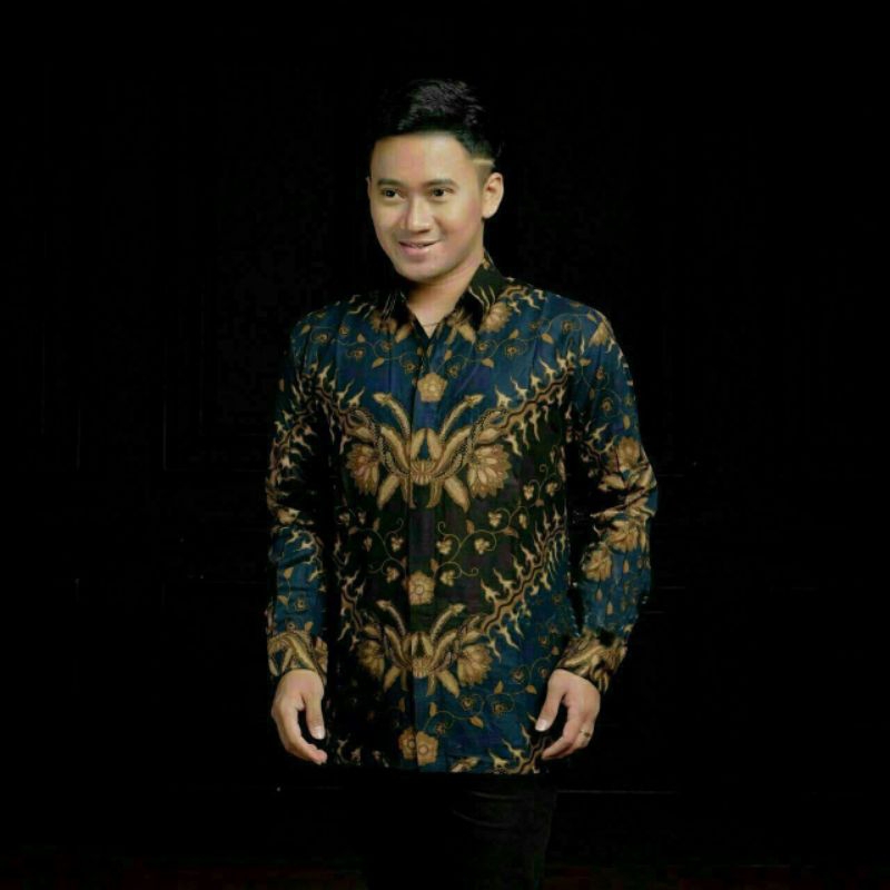 Baju kemeja batik pria lengan panjang yang terlaris