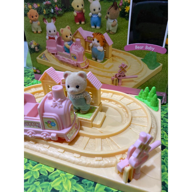 PRELOVED SYLVANIAN FAMILIES BABY CHOO-CHOO TRAIN
