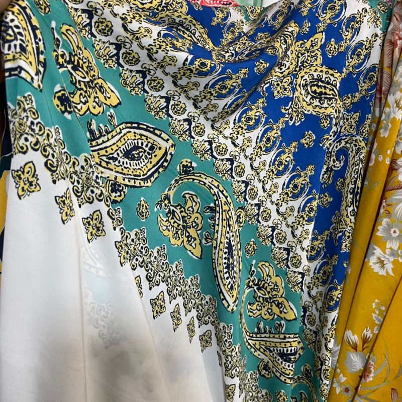 Kain saten crep / Kain zara silk / satin zara | bahan gamis , blouse dan outer