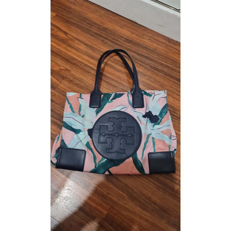 tory burch tas