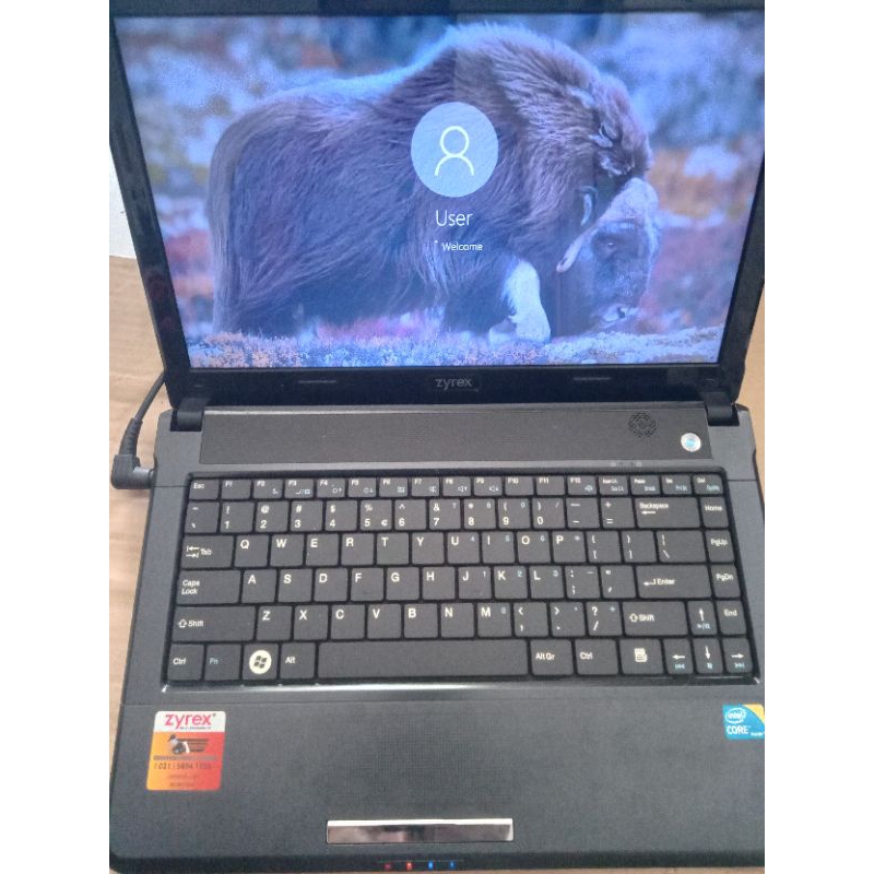 Laptop  Zyrex Core i3
