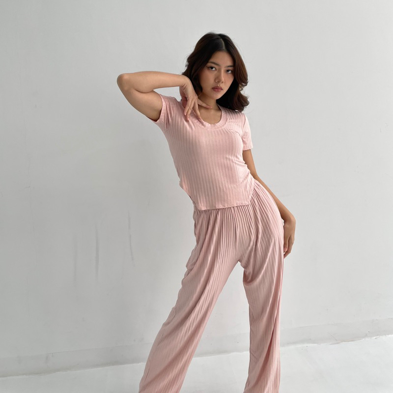 TOKYO SET | Setelan Wanita Ribbed Knit Set Semi Crop Top Lengan Celana Panjang Highwaist Highwaisted Pants