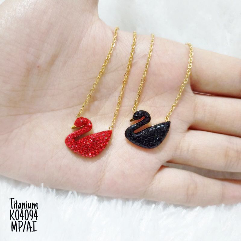 Kalung Titanium Red/Black Swan Gold K04094