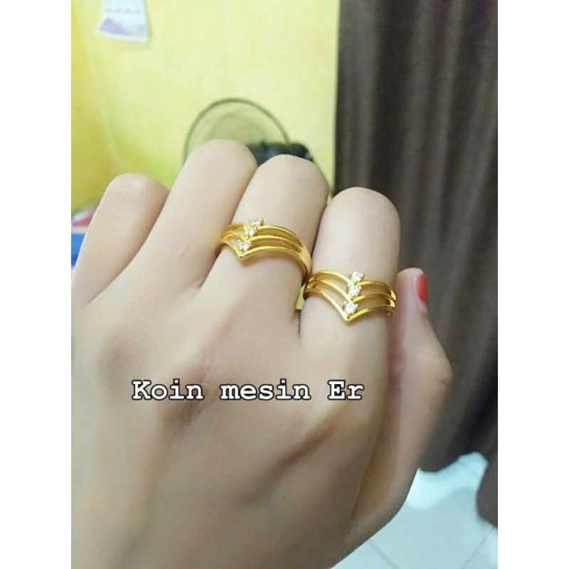 cincin tripel mata model emas 24 wrn kuning emas awet bisa pakai harian